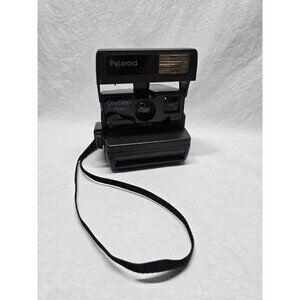 Polaroid One Step Close Up 600 Instant Film Camera w/Strap- No Film.
